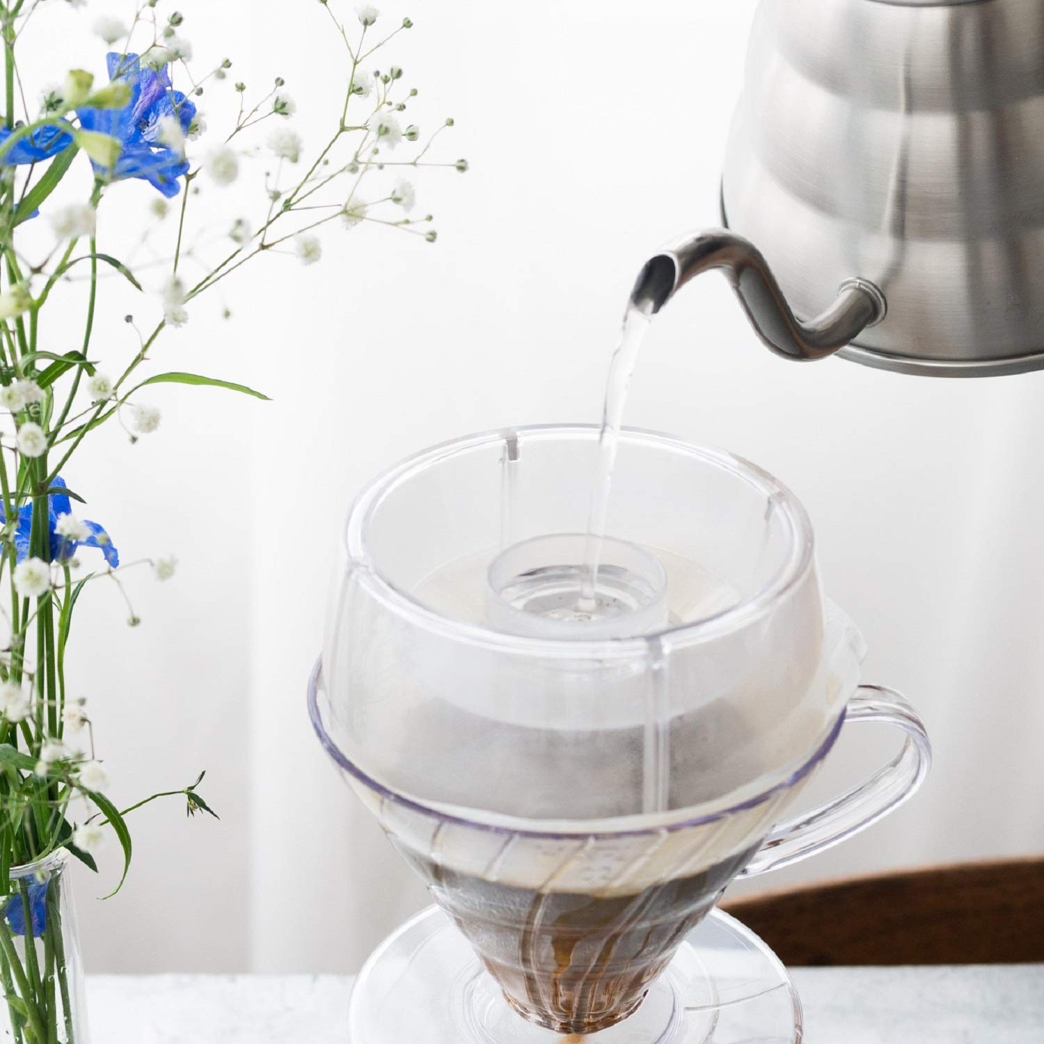 Hario V60 Drip-Assist preinfusión de 30 segundos para mayor consistencia.