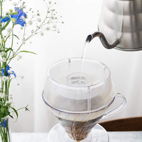 Hario V60 Drip-Assist preinfusión de 30 segundos para mayor consistencia.
