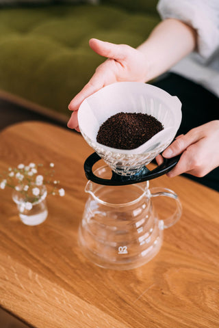 Vidrio negro clásico del Hario V60 para una estética sobria