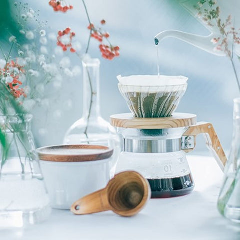 Mango ergonómico del dripper HARIO para verter con precisión