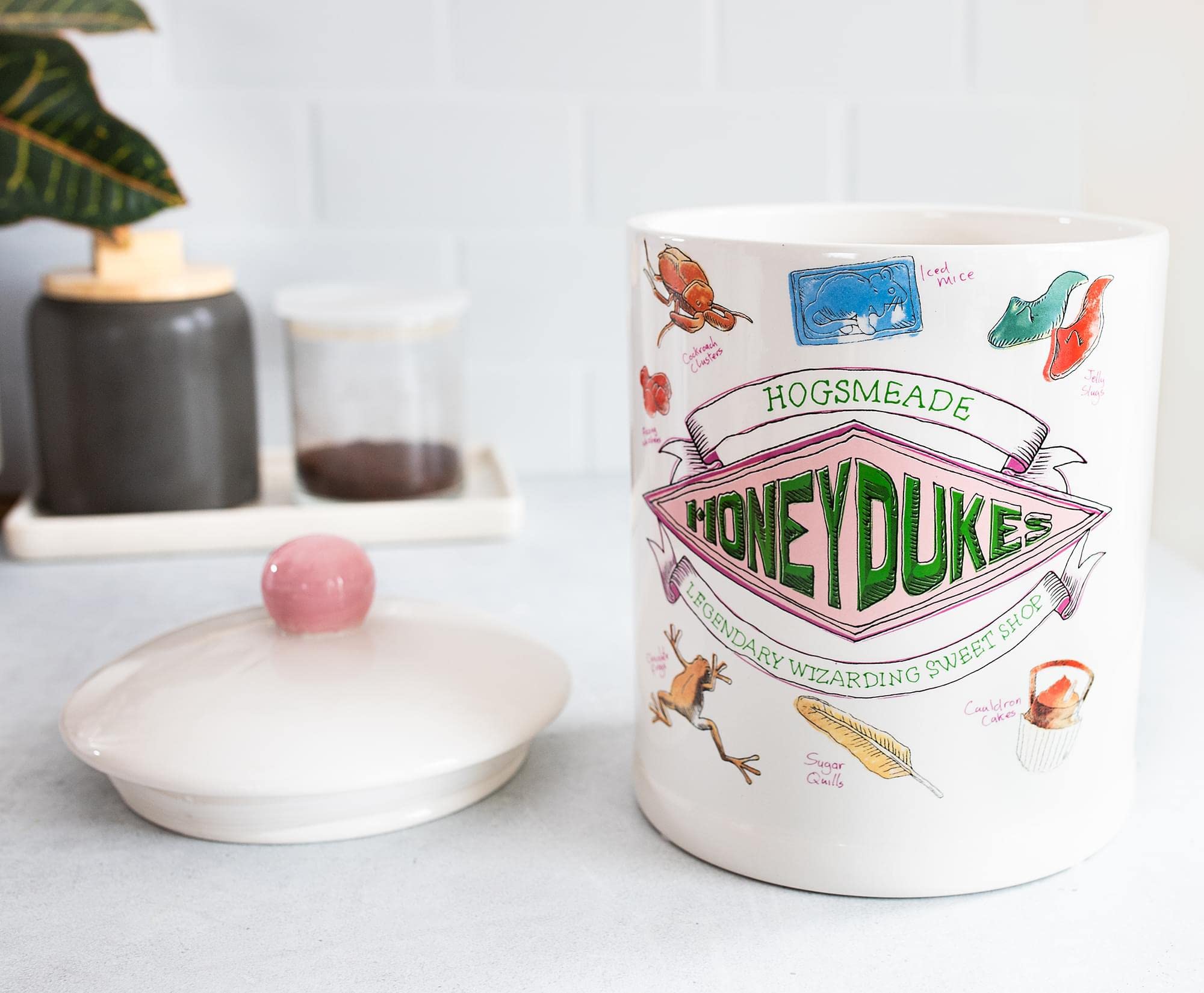 Tapa cerámica de Honeydukes, mantiene frescos los dulces.
