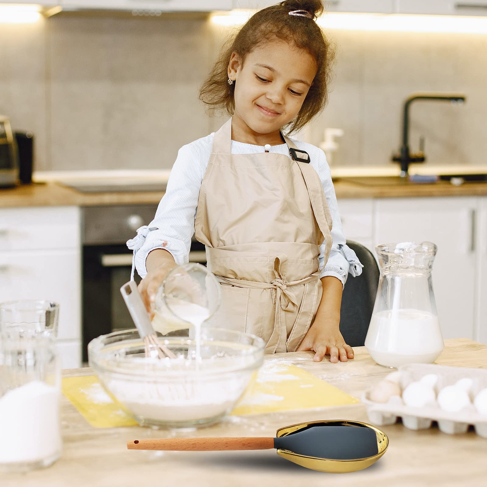 Acabado lujoso Hasense, reposacucharas cerámica dorada para cocinas minimalistas