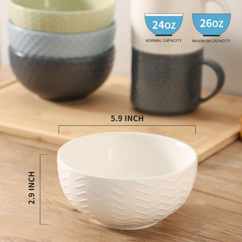 Hasense tazones cerámicos con relieve grabado, aptos para sopa caliente gracias a su borde resistente.