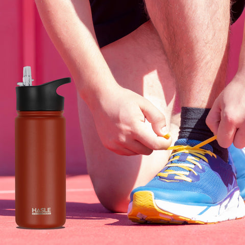 HASLE OUTFITTERS Botella 16 onzas roja para niños, duradera y liviana para salidas al aire libre.