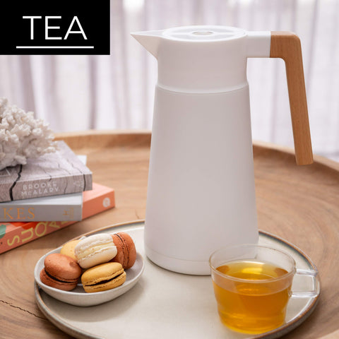 Tapa con vertedor Hastings Collective previene derrames al servir.
