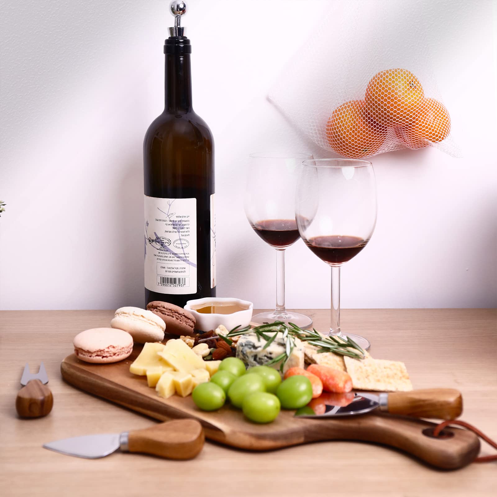 Cuchillos incluidos para completar la experiencia de degustación.
