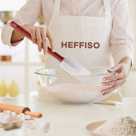 Heffiso mango de nylon ergonómico ofrece agarre cómodo durante batidos.