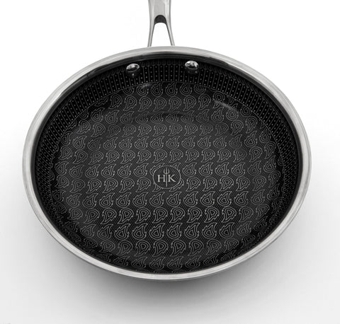 Sartén Hell's Kitchen Hybrid 8 pulgadas, resistente a utensilios de metal para uso prolongado.