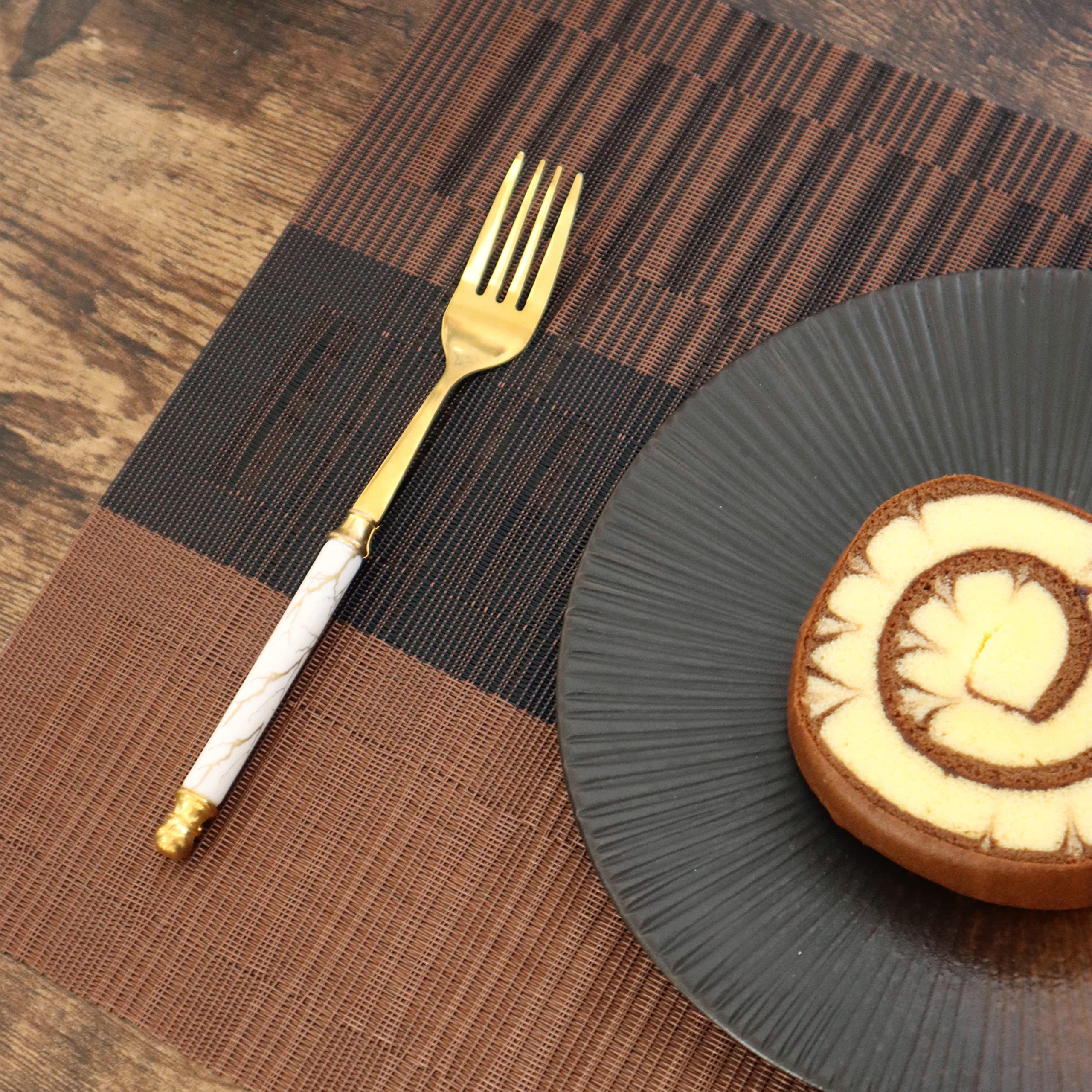 Manteles HeloHo fáciles de limpiar, ideales para derrames diarios.