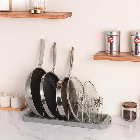 Hemisol organiza tablas de cortar y moldes para facilitar la cocina.