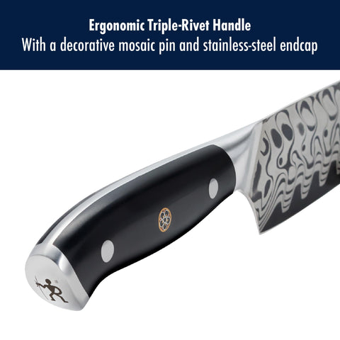 Diseño ergonómico de Compass Damascus mejora el confort en la cocina.