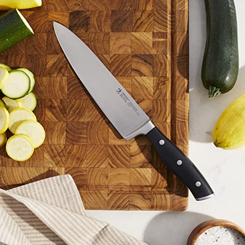Mango triple remachado de Henckels Forged Accent para mayor comodidad