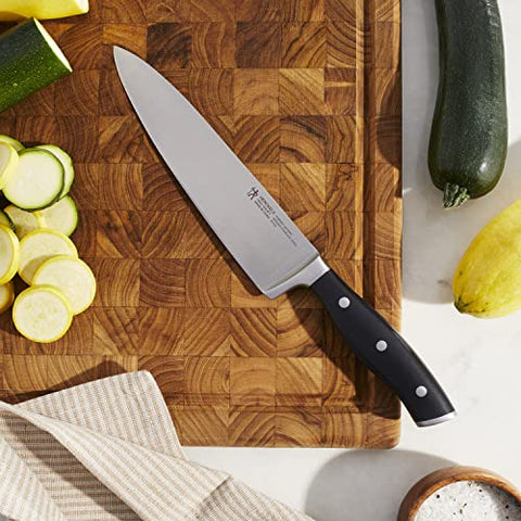 Mango triple remachado de Henckels Forged Accent para mayor comodidad