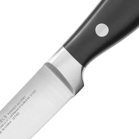 Limpieza fácil: Henckels Forged Accent admite lavado suave para conservar filo.