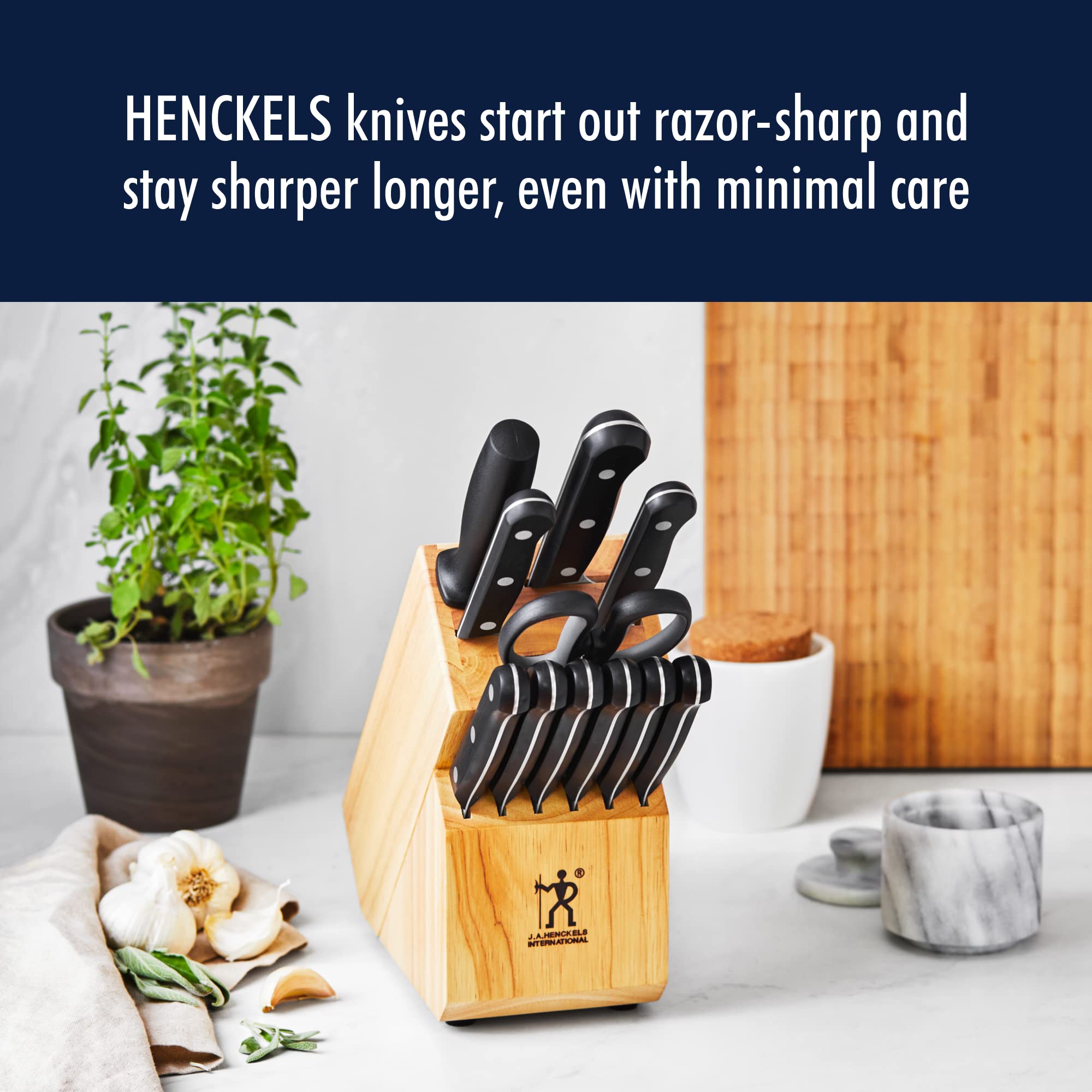Corte preciso para verduras gracias a la hoja Razor‑Sharp de HENCKELS.