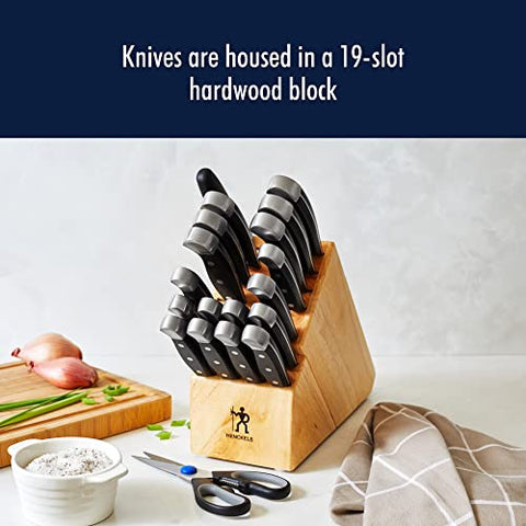 Cuchillo santoku HENCKELS Statement de 7 pulgadas para picar con facilidad.