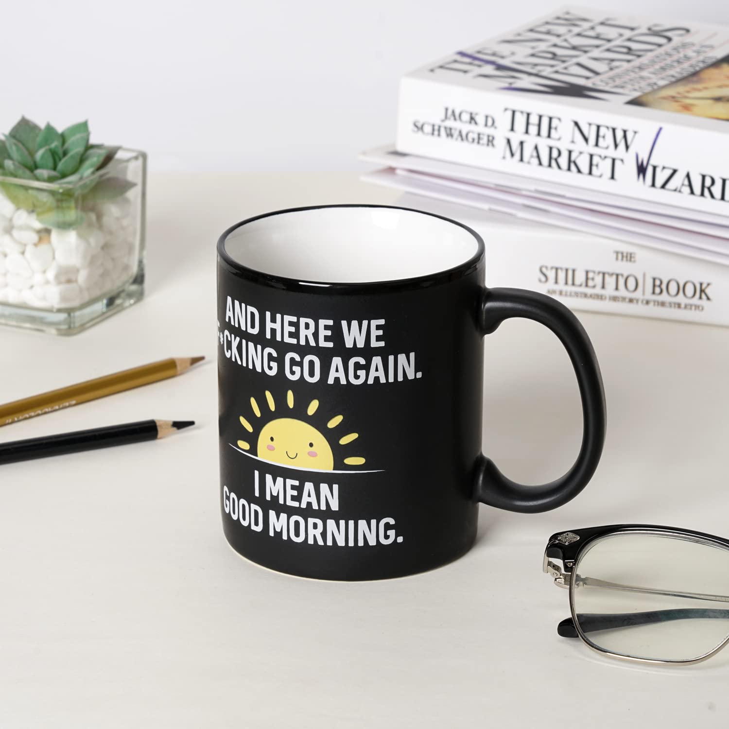 Taza Hendson para escritorio, ideal para el café matutino.