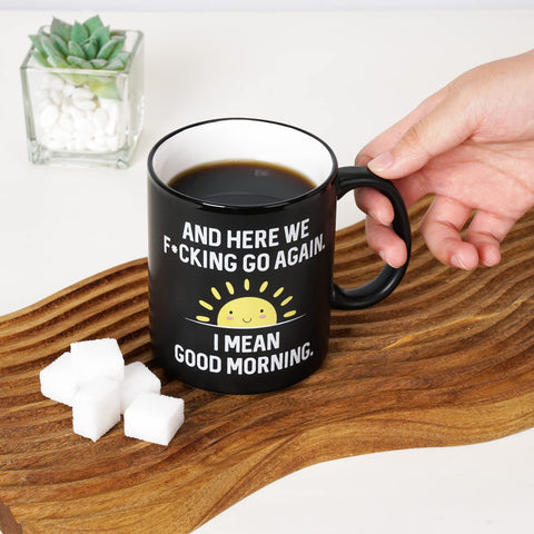 Taza Hendson con sol amarillo, toque alegre para tu desayuno.
