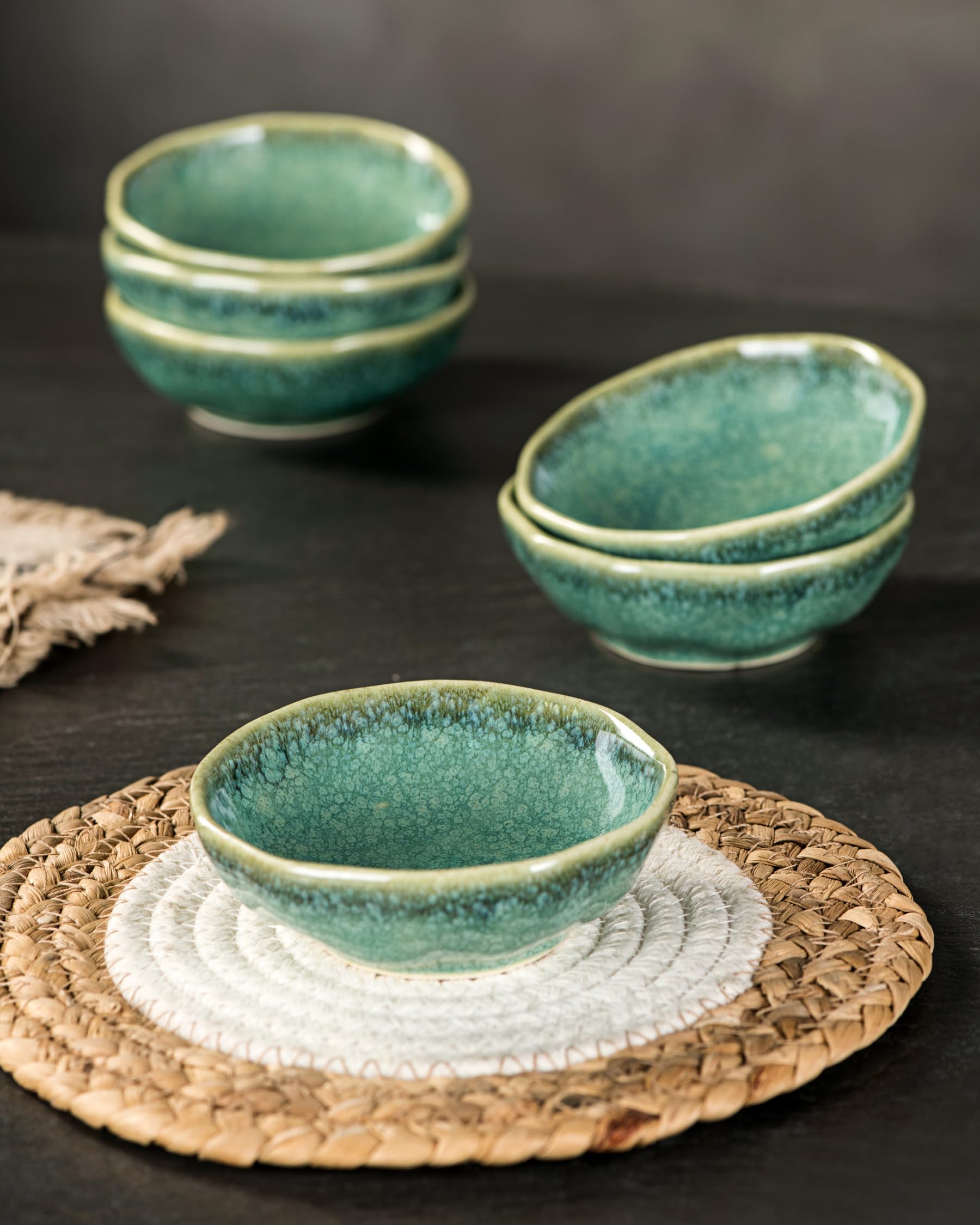 Henxfen Lead revestimiento reactivo verde, pieza única para una mesa elegante.