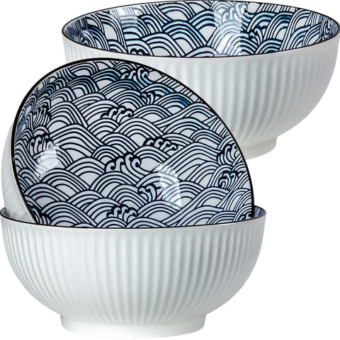 Tazón Hesen de sopa grande con ondas azules para ramen o pho en la mesa