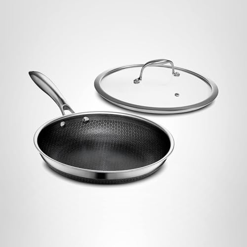 HexClad mango-frio mantiene la mano estable durante volteos y salteados