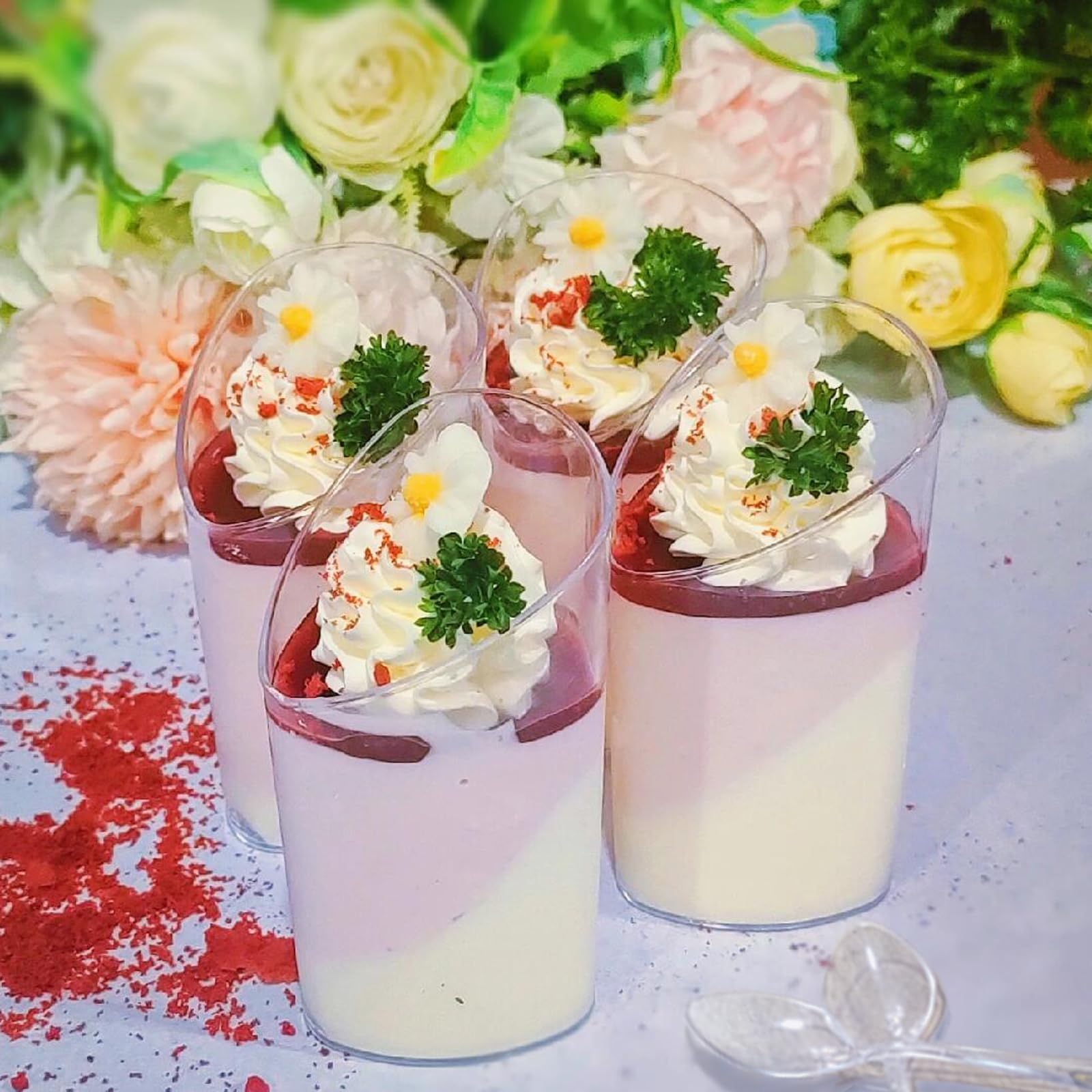 Cucharas Hiasobre transparentes para postre, ideales para degustaciones limpias.