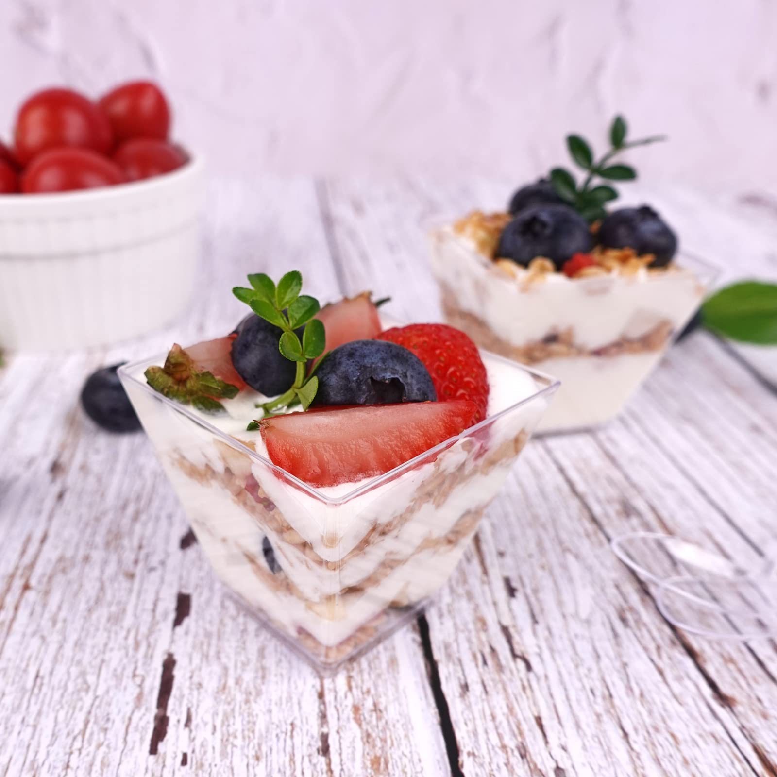 Cucharas postre mini Hiasobre incluidas para servir con elegancia.