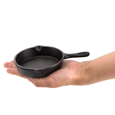 Sartén Hiceeden mini hierro fundido, salida de goteo doble para drenar aceite.