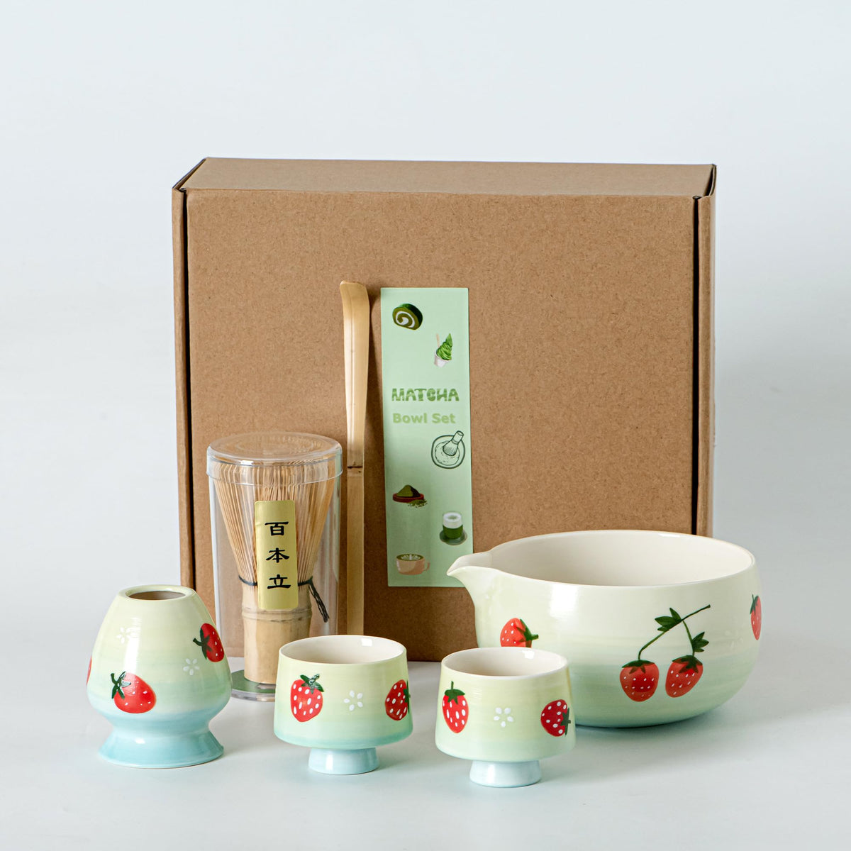 Conjunto hijaunatis de matcha con tazon fresa para ritual diario