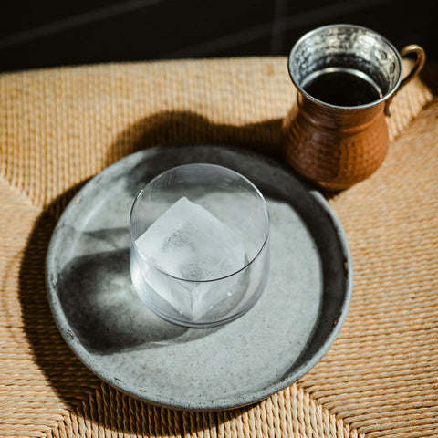 Regalo de HISTORY COMPANY: set de dos vasos Negroni con empaque para regalo.