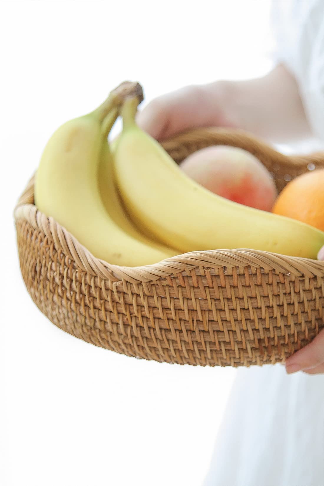Organizador HITOMEN para hogar en ratán natural, ideal para llaves, joyas o objetos pequeños.