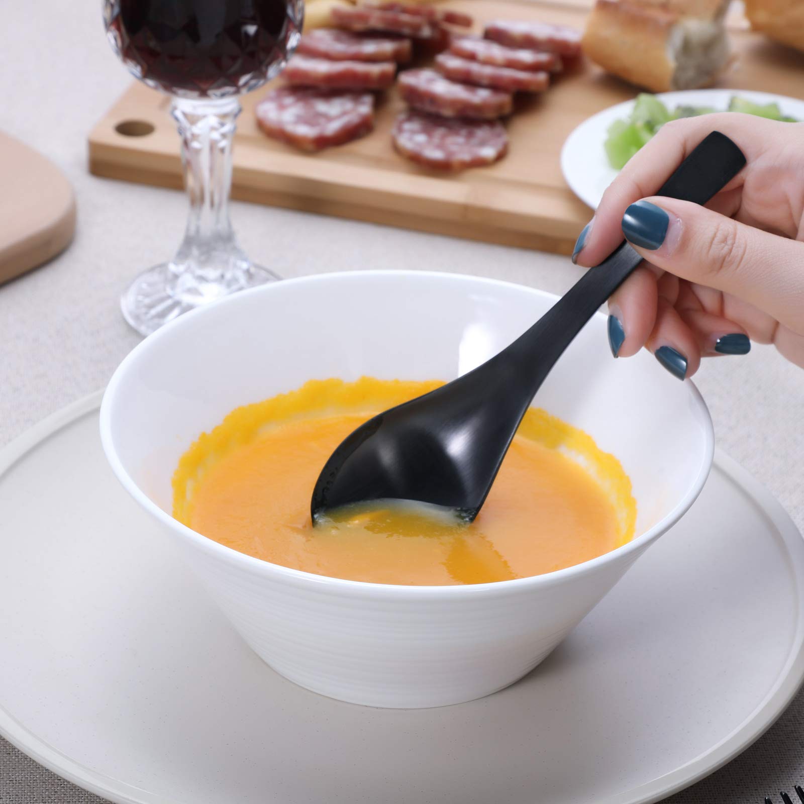 Hiware diseño ergonómico, agarre cómodo durante comidas largas.