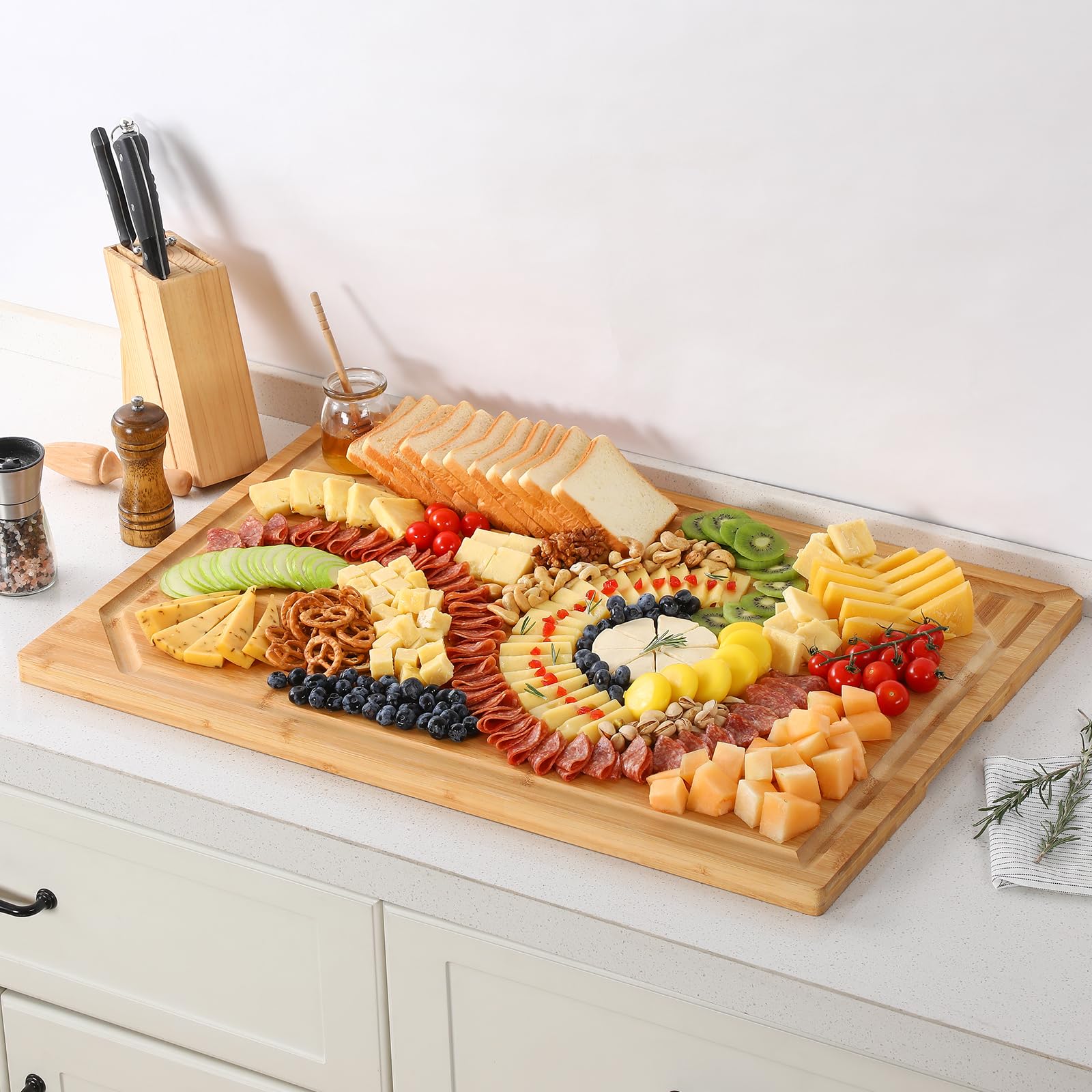 Hiware tabla-diseño-eco-amigable: bambú FSC, opción sostenible para la cocina.