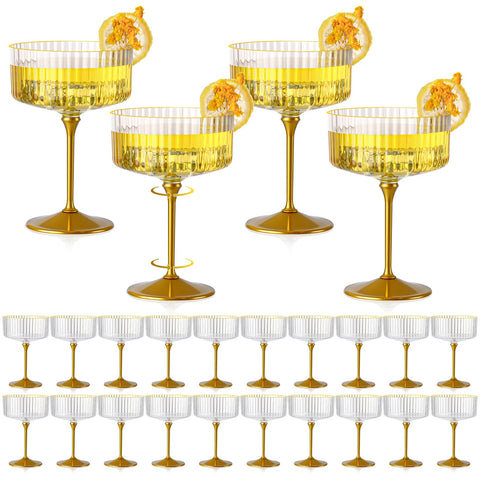 Copa hkszeh con estrias cristal tallo dorado, ideal para brindis elegantes.