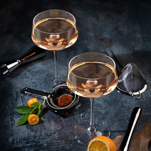 Vaso martini apto lavavajillas facilita limpieza tras fiestas.