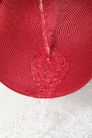 HODJOY color rojo oscuro, enfoque en calidez y estilo para la mesa.