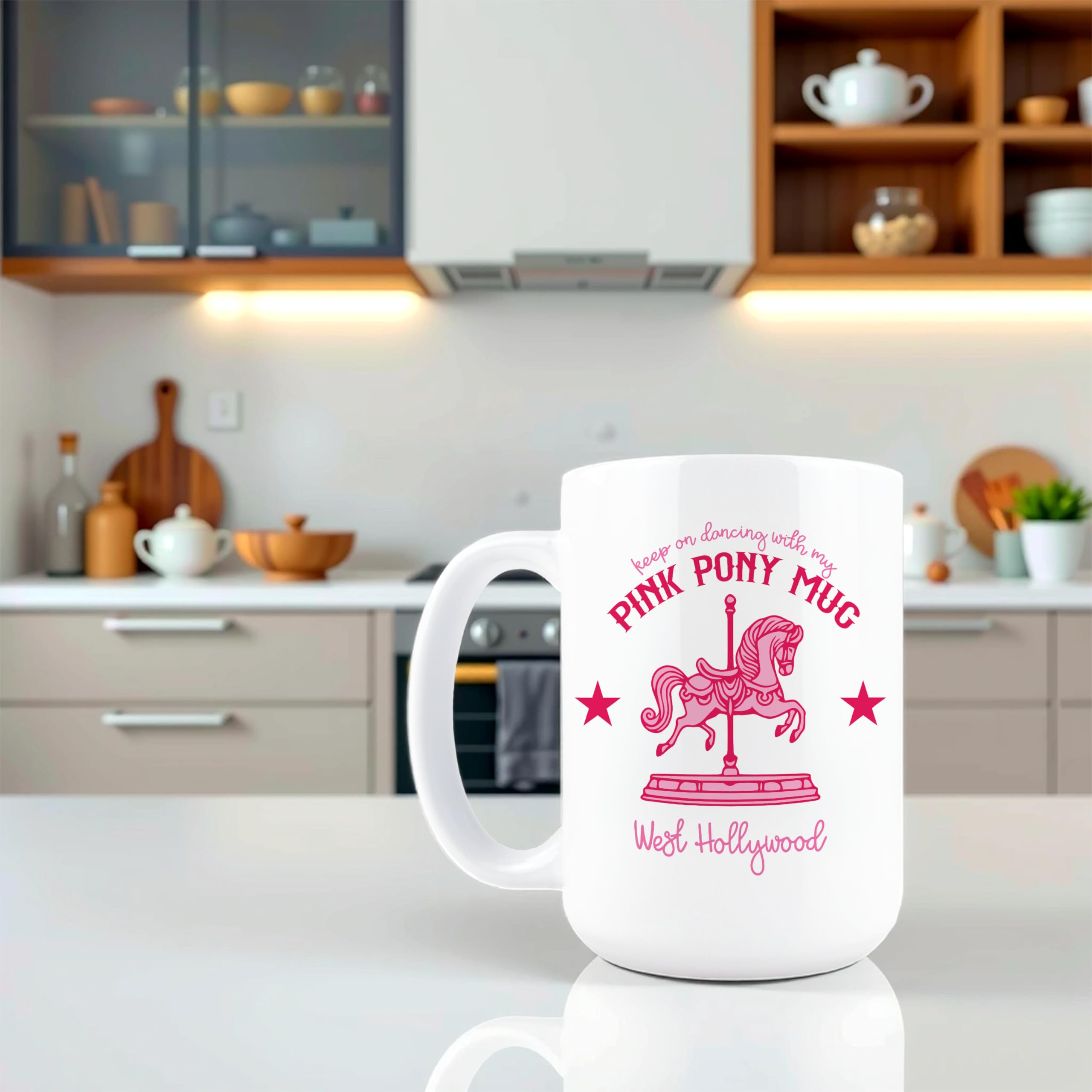 Taza cerámica rosa Hogg, detalle de Poni que realza la mesa.