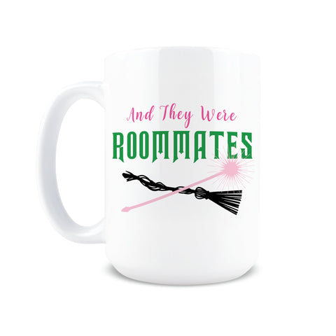 Taza HOGG Wicked con diseño compaeros de cuarto para iniciar el día con estilo