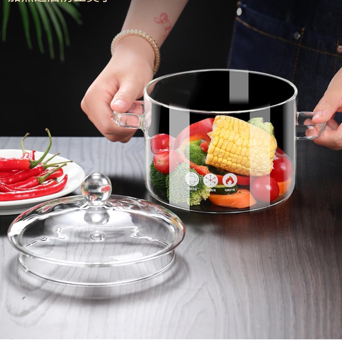 Manijas ergonómicas HOLIBAN para manejo cómodo al cocinar.