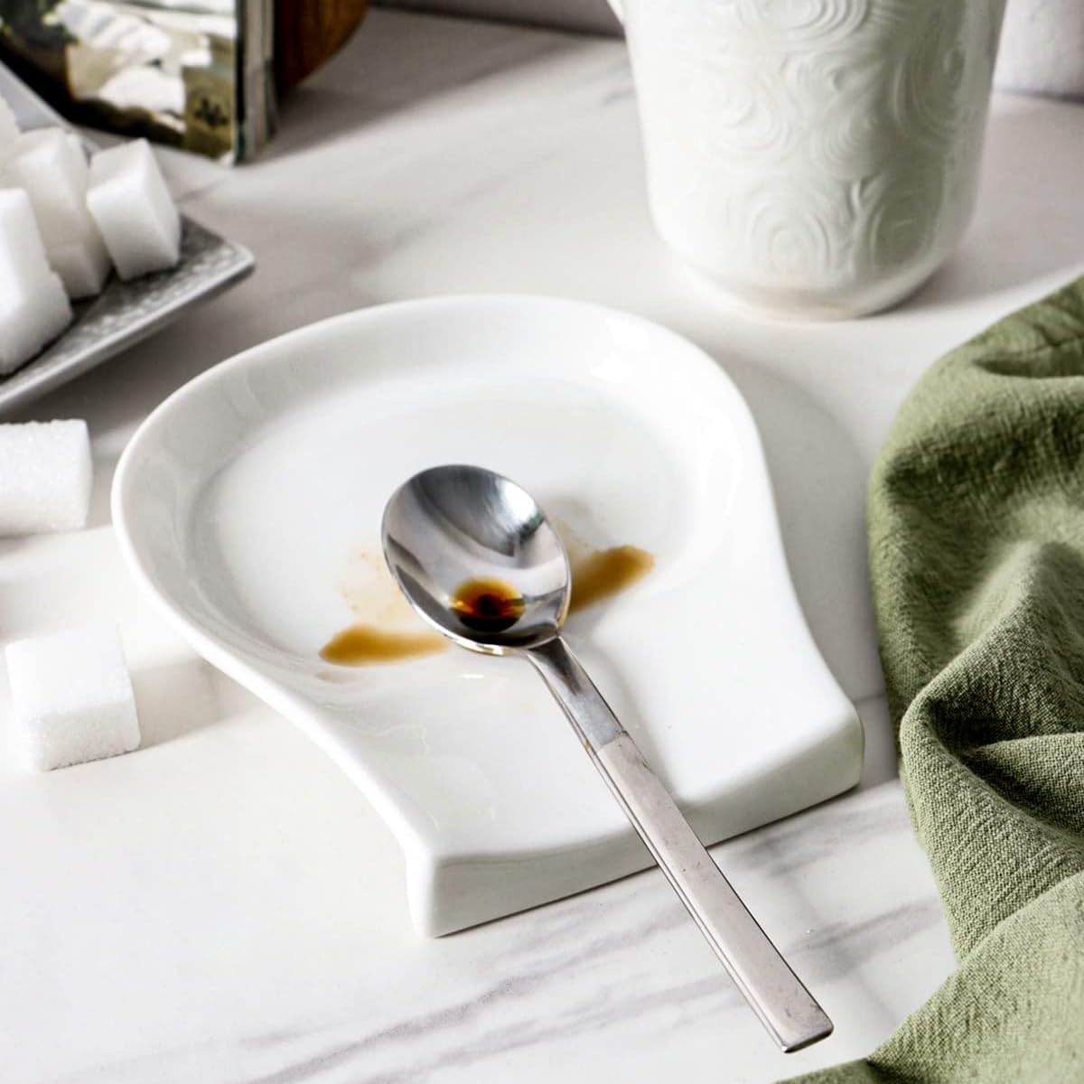 Fácil limpieza de reposacucharas de porcelana HOMBENE.