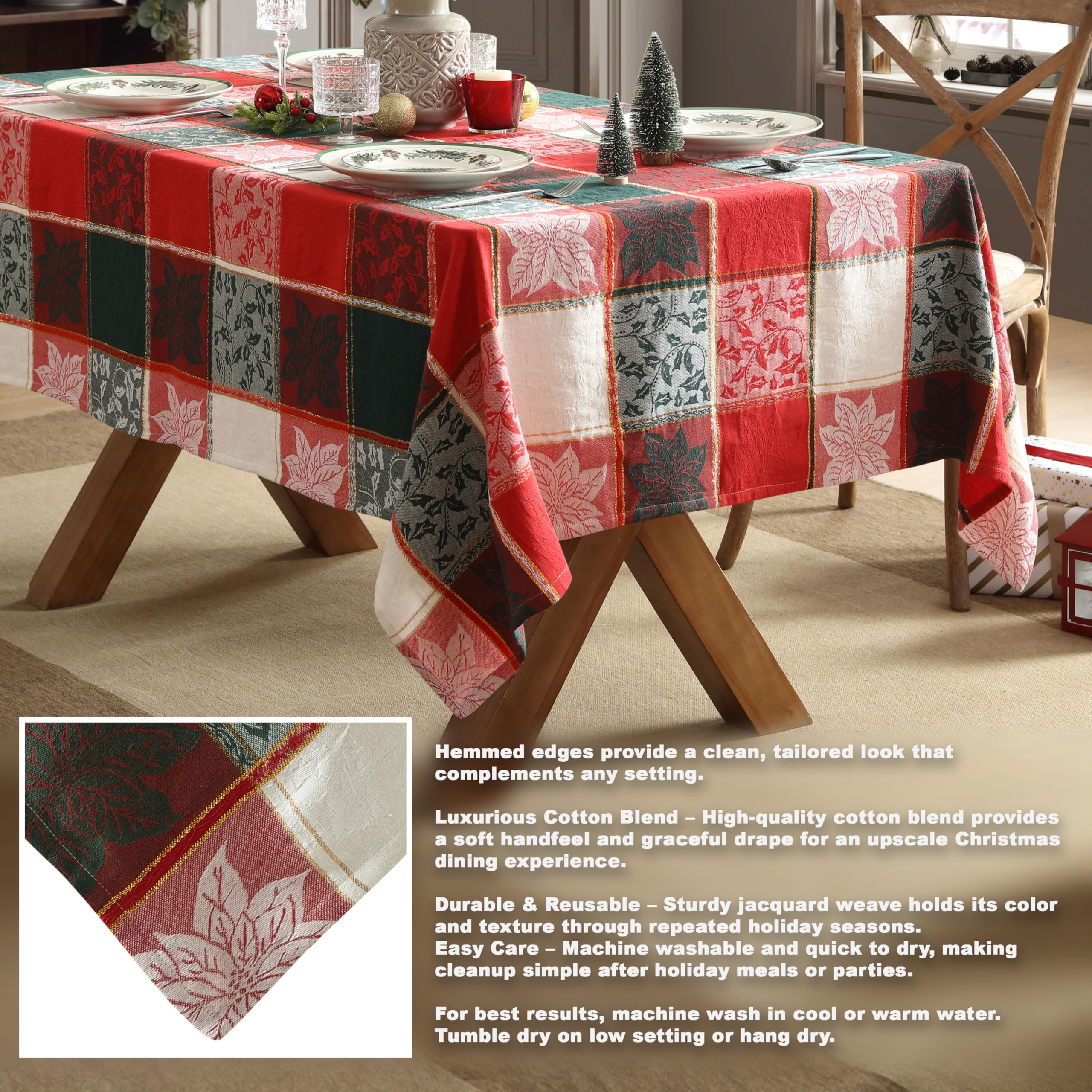 Detalle de poinsettias y acebo en mantel Home Bargains Plus