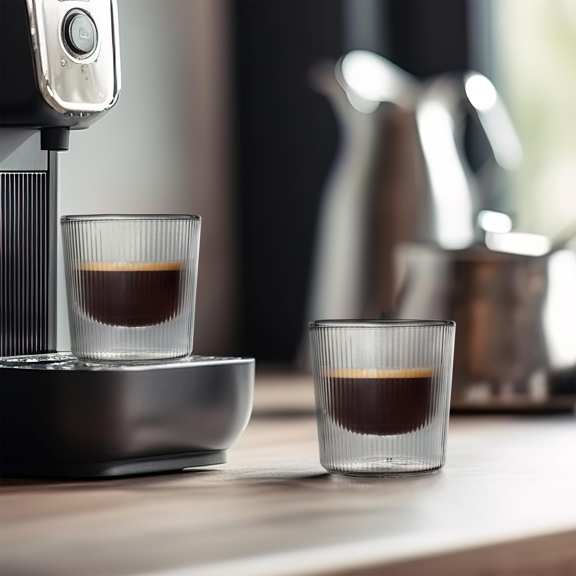 Capacidad de 5.4 onzas en los vasos HOME & HONEY para bebidas intensas.