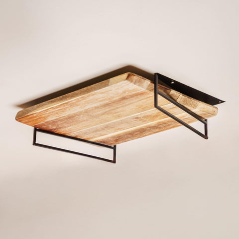Home in Bold: estilo moderno y minimalista que complementa cualquier cocina.