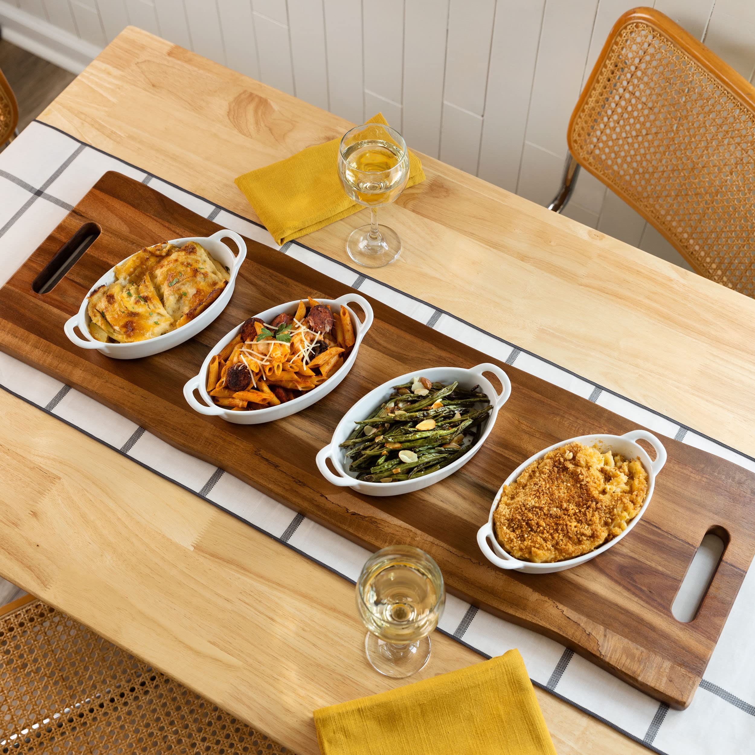 Home Beets tabla para servir aperitivos, ideal para fiestas y reuniones.