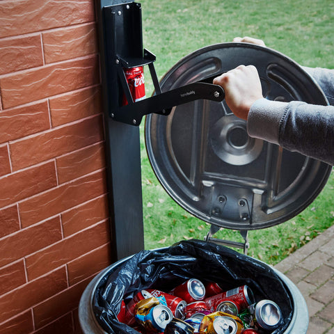 HomeBuddy uso versátil en cocina, garaje o terraza para reciclaje diario.