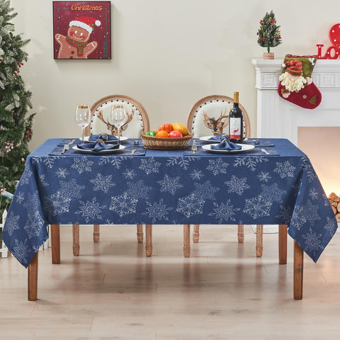 Mantel HomeJoy ideal para cenas navideñas, ambiente elegante.