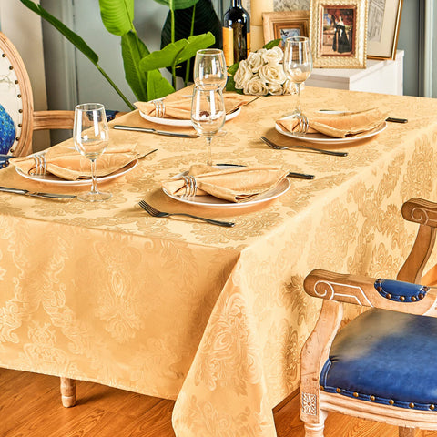 HomeJoy mantel dorado añade elegancia y practicidad a la mesa.