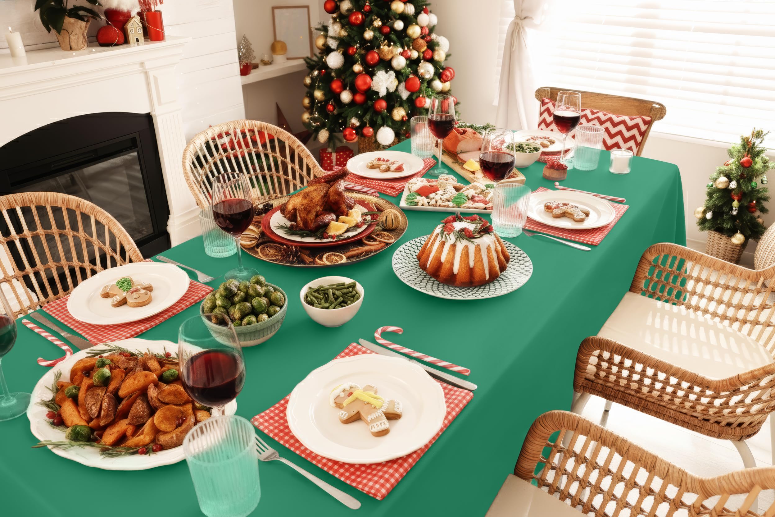 Acabado verde aporta armonía a la mesa durante celebraciones.