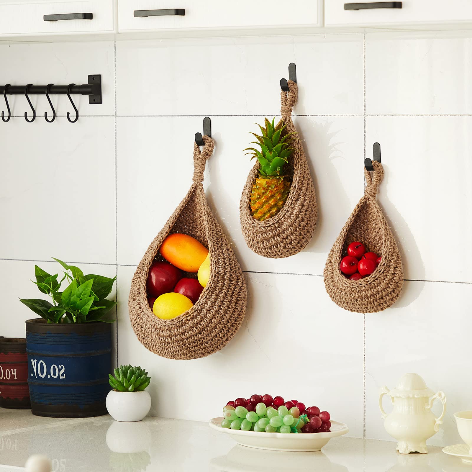 Cestas ventiladas Honeydak mantienen frutas y verduras con mejor circulación.