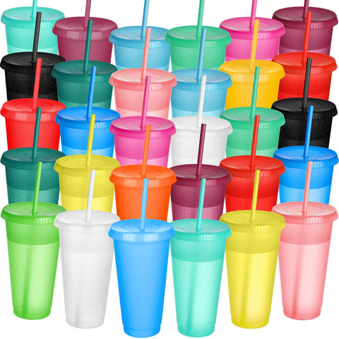 Vaso Honeydak con brillo, tapa y pajita, ideal para fiestas y bebidas frías.